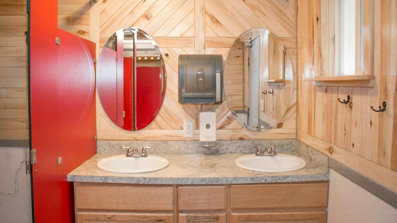 Funstays Glamping Setup Tent In Rv Park #1 Ok-T1 Moab Exteriér fotografie