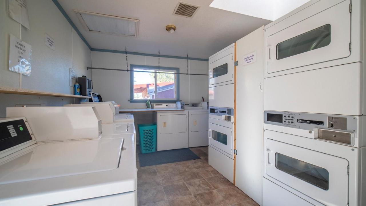 Funstays Glamping Setup Tent In Rv Park #1 Ok-T1 Moab Exteriér fotografie